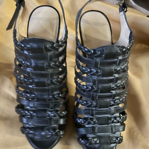 Size 7 Cage sandals - Picture 5 of 5